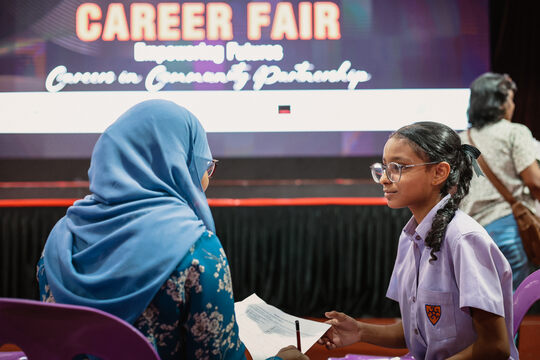 Villa College Inspires Future Leaders at Ghiyasuddin International School Career Fair